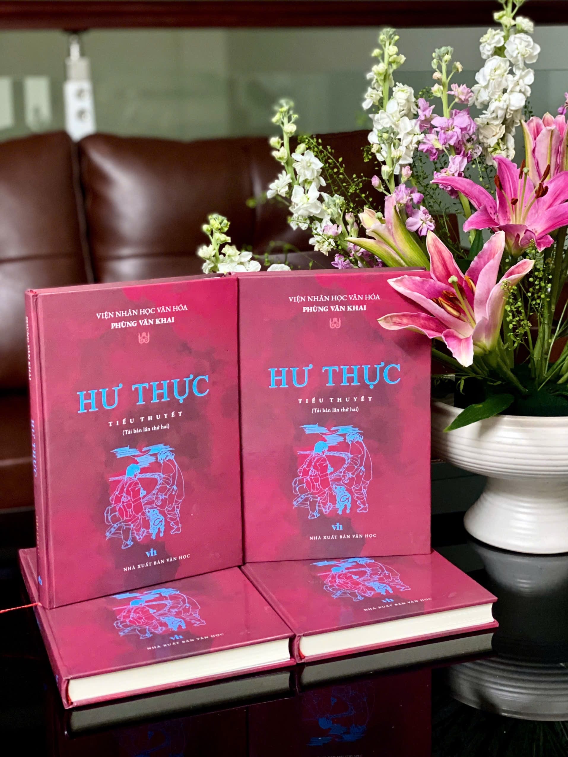 Cuốn tiểu thuyết Hư thực của nhà văn Phùng Văn Khai -h3-min