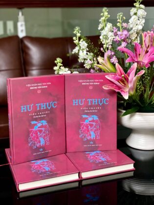 Tiểu thuyết Hư thực t&aacute;i bản 2025 của Ph&ugrave;ng Văn Khai