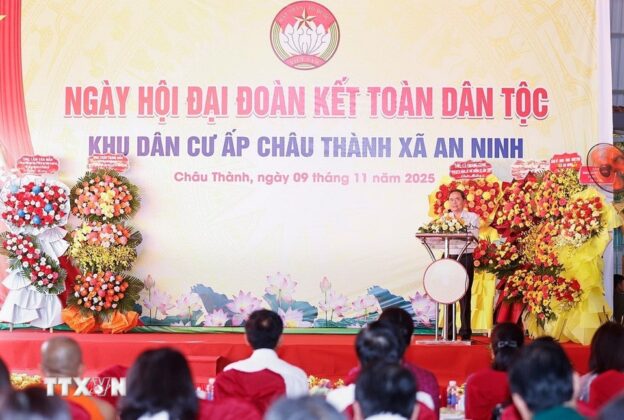 Chủ tịch Quốc hội Trần Thanh Mẫn ph&aacute;t biểu tại Ng&agrave;y hội.