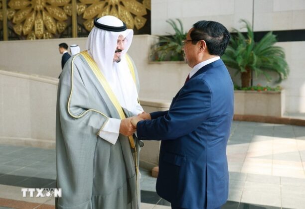 Thủ tướng Nh&agrave; nước Kuwait Sheikh Ahmad Abdullah Al-Ahmad Al Sabah đ&oacute;n Thủ tướng Phạm Minh Ch&iacute;nh thăm ch&iacute;nh thức Kuwait.