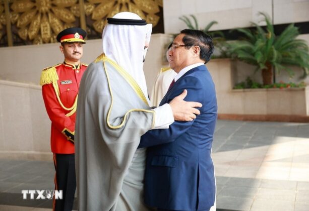 Thủ tướng Nh&agrave; nước Kuwait Sheikh Ahmad Abdullah Al-Ahmad Al Sabah đ&oacute;n Thủ tướng Phạm Minh Ch&iacute;nh thăm ch&iacute;nh thức Kuwait.