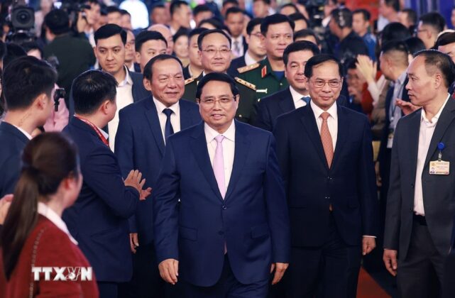 Thủ tướng Phạm Minh Ch&iacute;nh tới dự Lễ bế mạc Hội chợ M&ugrave;a Thu lần thứ nhất - năm 2025.
