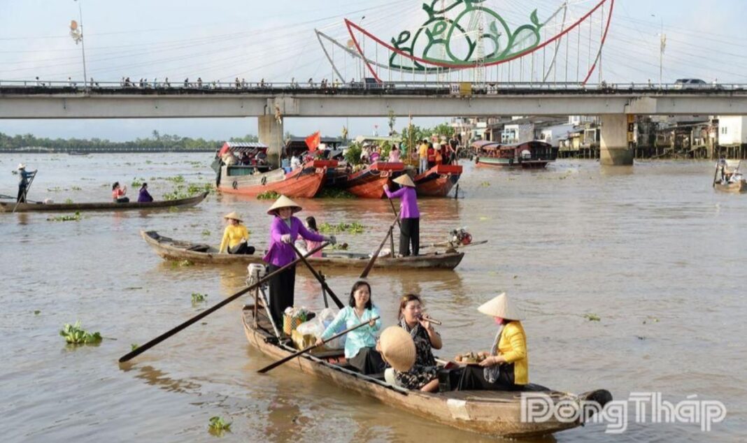 Khai mạc Chợ nổi Cái Bè Khai mạc Chợ nổi Cái Bè