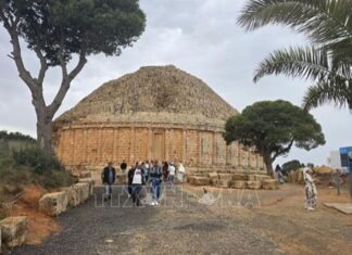 Lăng mộ Hoàng gia Maurétanie – di tích khảo cổ tiêu biểu của Algeria Lăng mộ Hoàng gia Maurétanie - di tích khảo cổ tiêu biểu của Algeria