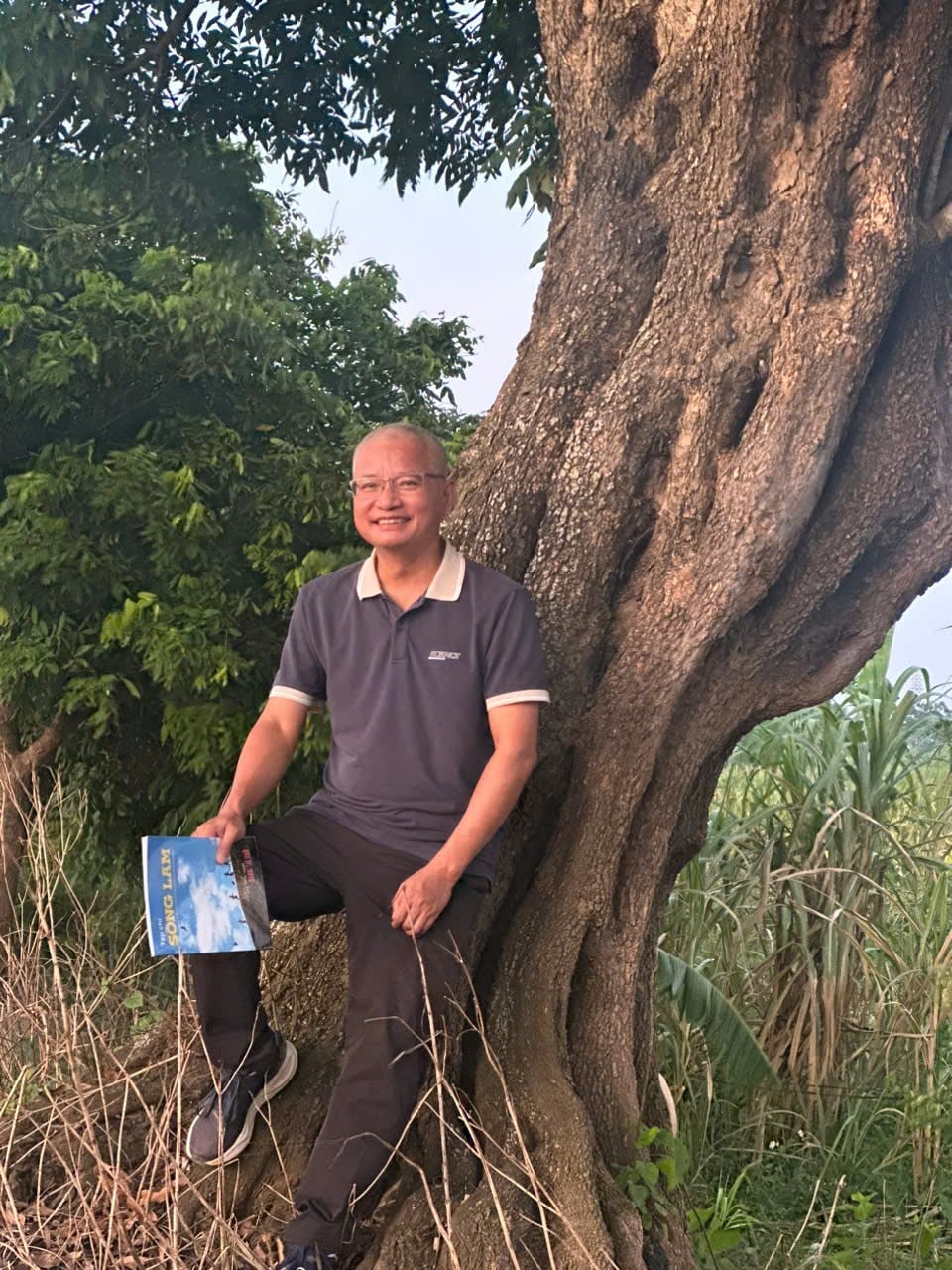 Nhà thơ Hoàng Liên Sơn - hình 4