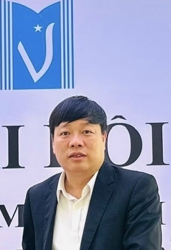 Chùm thơ "Chân dung họ Phùng" của Phùng Văn Khai