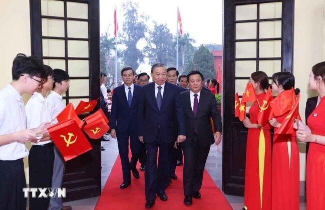 Tổng B&iacute; thư T&ocirc; L&acirc;m đến dự Hội nghị tổng kết c&aacute;c mặt c&ocirc;ng t&aacute;c năm 2025, triển khai nhiệm vụ năm 2026. (Ảnh: Văn Điệp/TTXVN)