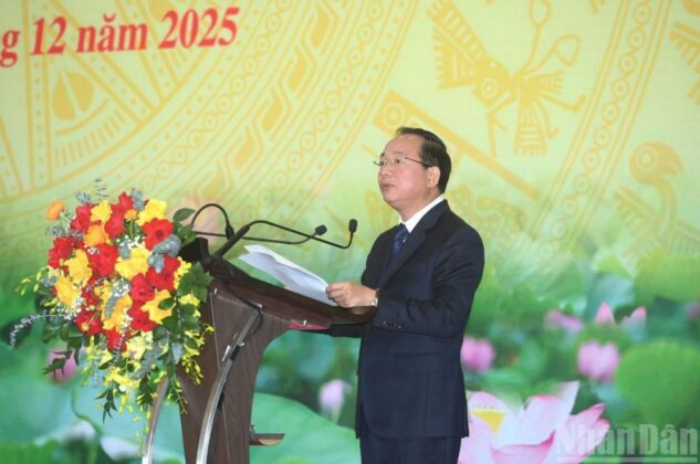 Đồng ch&iacute; Trịnh Văn Quyết, B&iacute; thư Trung ương Đảng, Trưởng ban Tuy&ecirc;n gi&aacute;o v&agrave; D&acirc;n vận Trung ương ph&aacute;t biểu khai mạc Hội nghị.