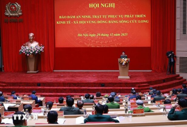 Quang cảnh hội nghị đảm bảo an ninh, trật tự phục vụ ph&aacute;t triển kinh tế-x&atilde; hội V&ugrave;ng Đồng bằng s&ocirc;ng Cửu Long.