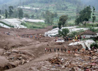 Indonesia: 38 người thiệt mạng và hàng chục người mất tích trong vụ sạt lở Indonesia: 38 người thiệt mạng và hàng chục người mất tích trong vụ sạt lở