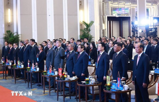 Thủ tướng Phạm Minh Ch&iacute;nh v&agrave; c&aacute;c đại biểu dự Lễ khai mạc Hội nghị Bộ trưởng Số ASEAN (ADGMIN) lần thứ 6.