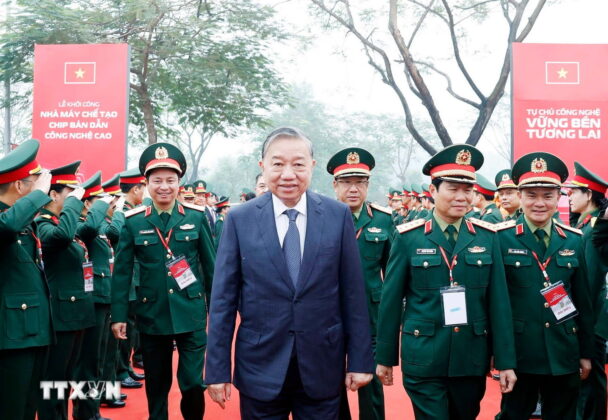 Tổng B&iacute; thư T&ocirc; L&acirc;m đến dự Lễ khởi c&ocirc;ng Nh&agrave; m&aacute;y chế tạo Chip b&aacute;n dẫn c&ocirc;ng nghệ cao.
