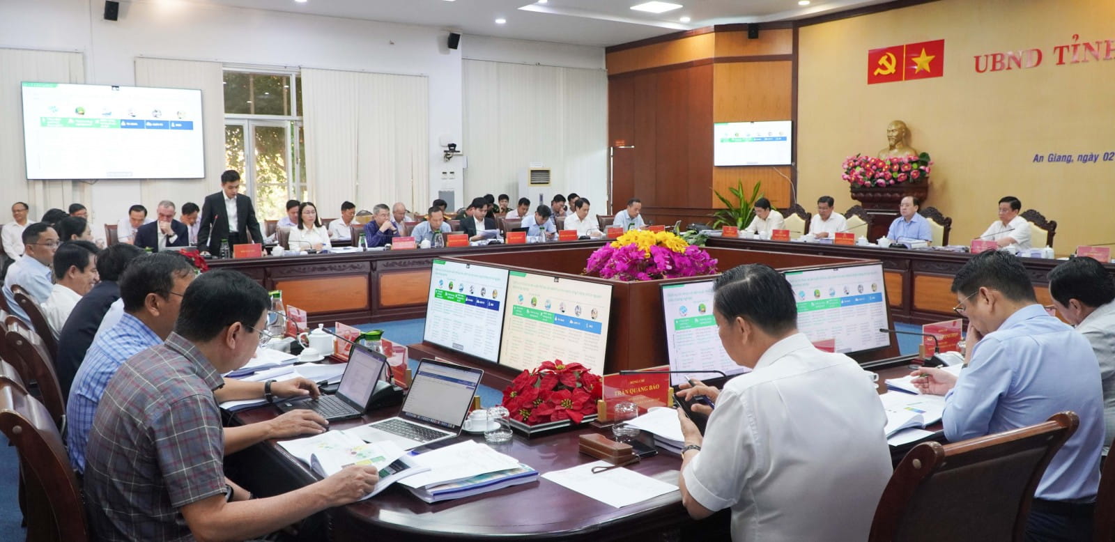 Quang cảnh hội nghị.