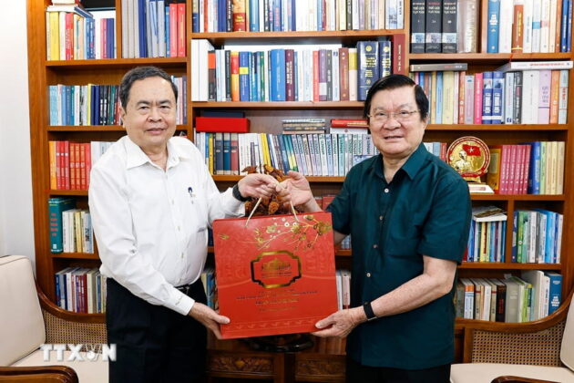 Chủ tịch Quốc hội Trần Thanh Mẫn tới thăm, ch&uacute;c Tết nguy&ecirc;n Chủ tịch nước Trương Tấn Sang.