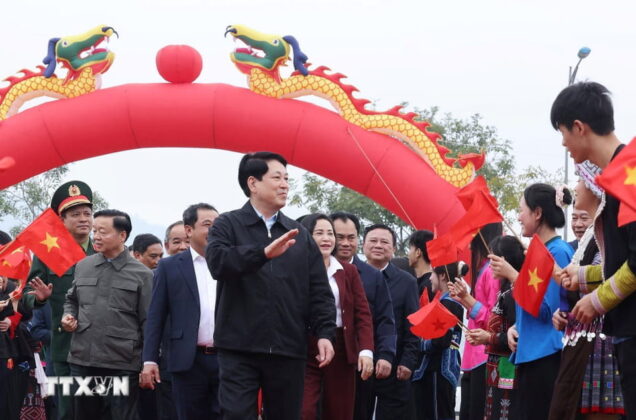 Chủ tịch nước Lương Cường dự Lễ ph&aacute;t động &ldquo;Tết trồng c&acirc;y đời đời nhớ ơn B&aacute;c Hồ&rdquo; tại phường L&agrave;o Cai, tỉnh L&agrave;o Cai.