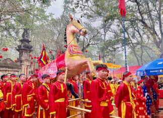 Hàng nghìn người dự khai Hội Gióng đền Sóc năm 2026