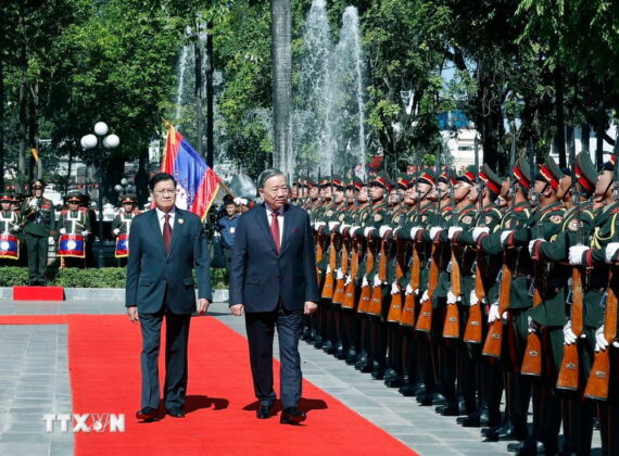 Lễ đ&oacute;n Tổng B&iacute; thư T&ocirc; L&acirc;m thăm cấp Nh&agrave; nước tới CHDCND L&agrave;o
