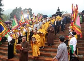 Lễ hội Chùa Hương: Lễ hội lớn nhất miền Bắc chính thức khai hội