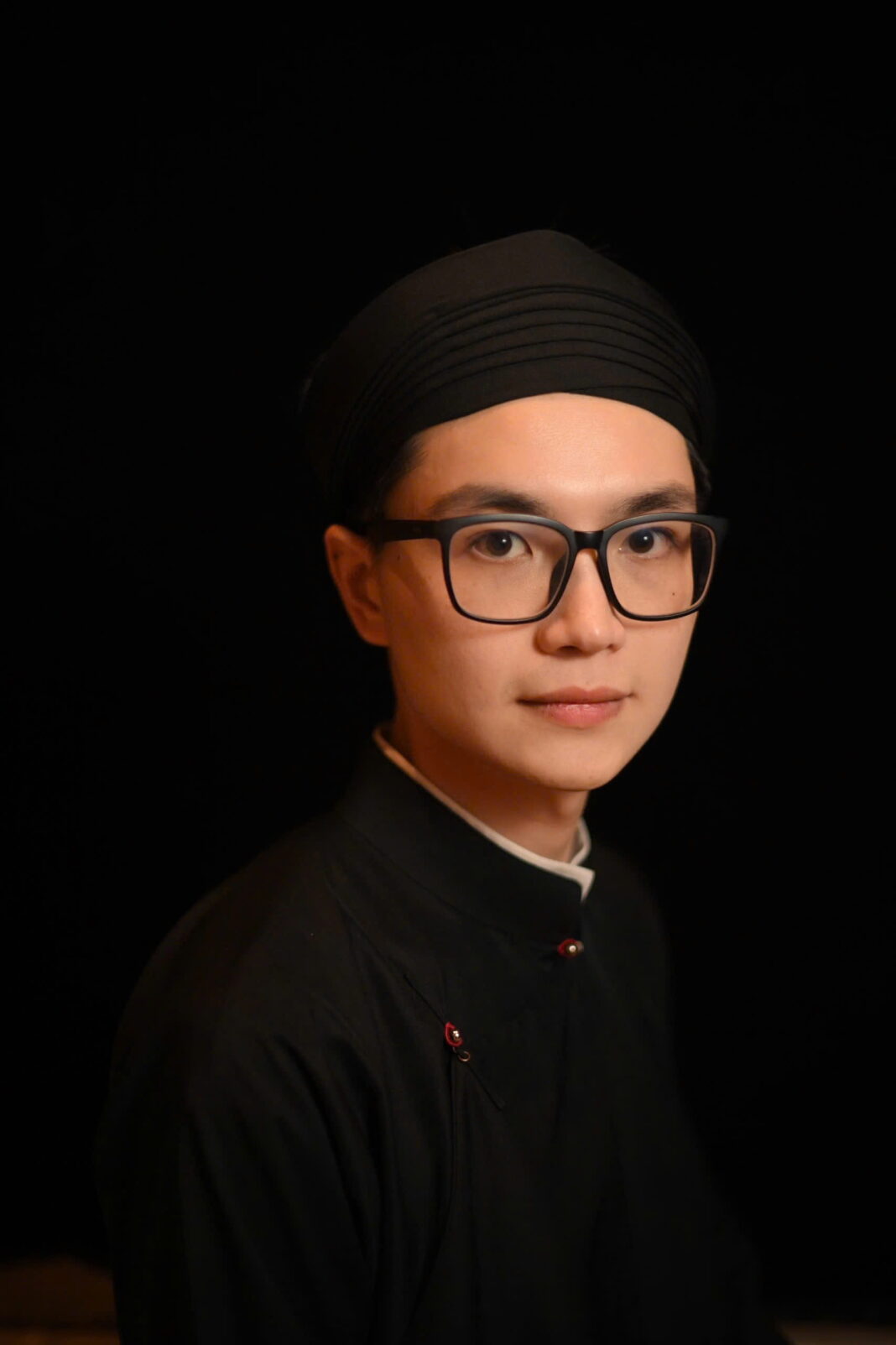 Cơn say khướt của thần men Phùng Văn Khai trong tác phẩm Nam Đế Vạn Xuân - Tác giả: Nhà nghiên cứu Trúc Lan Thiện Trí (Thái Hải Đăng) Cơn say khướt của thần men Phùng Văn Khai trong tác phẩm Nam Đế Vạn Xuân - Tác giả: Nhà nghiên cứu Trúc Lan Thiện Trí (Thái Hải Đăng)
