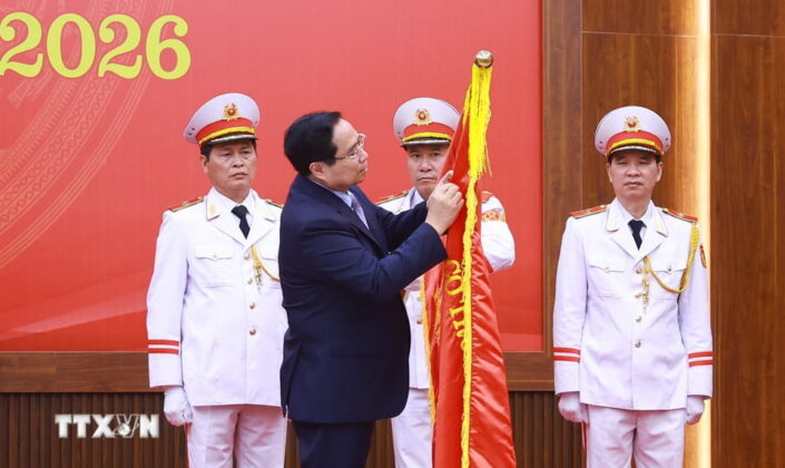 Thủ tướng Phạm Minh Ch&iacute;nh trao Hu&acirc;n chương Lao động hạng Nhất cho Viện H&agrave;n l&acirc;m Khoa học v&agrave; C&ocirc;ng nghệ Việt Nam.