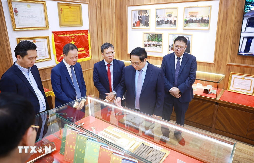 Thủ tướng Phạm Minh Chính thăm Viện Hàn lâm Khoa học và Công nghệ Việt Nam Thủ tướng Phạm Minh Chính thăm Viện Hàn lâm Khoa học và Công nghệ Việt Nam