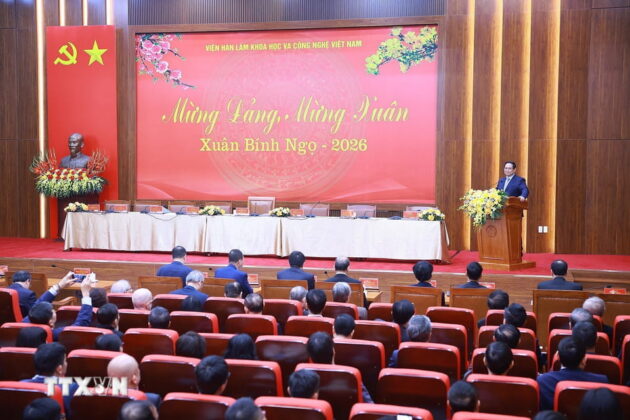 Thủ tướng Phạm Minh Ch&iacute;nh ph&aacute;t biểu khi đến thăm, l&agrave;m việc với Viện H&agrave;n l&acirc;m Khoa học v&agrave; C&ocirc;ng nghệ Việt Nam.