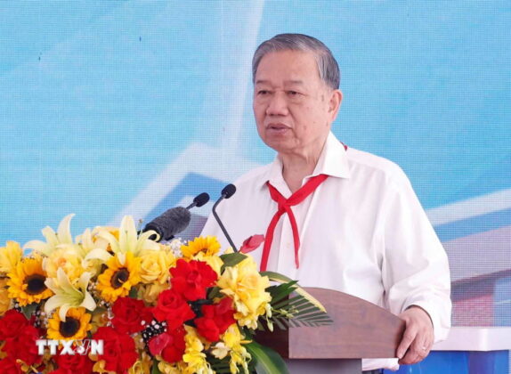 Tổng B&iacute; thư T&ocirc; L&acirc;m ph&aacute;t biểu chỉ đạo.