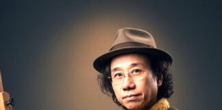 Thành Chương: Người lưu giữ “linh hồn” làng, “phù thủy” của những mảng màu đối chọi – Tác giả: Họa sĩ Đỗ Ngọc Dũng Thành Chương: Người lưu giữ "linh hồn" làng, "phù thủy" của những mảng màu đối chọi - Tác giả: Họa sĩ Đỗ Ngọc Dũng