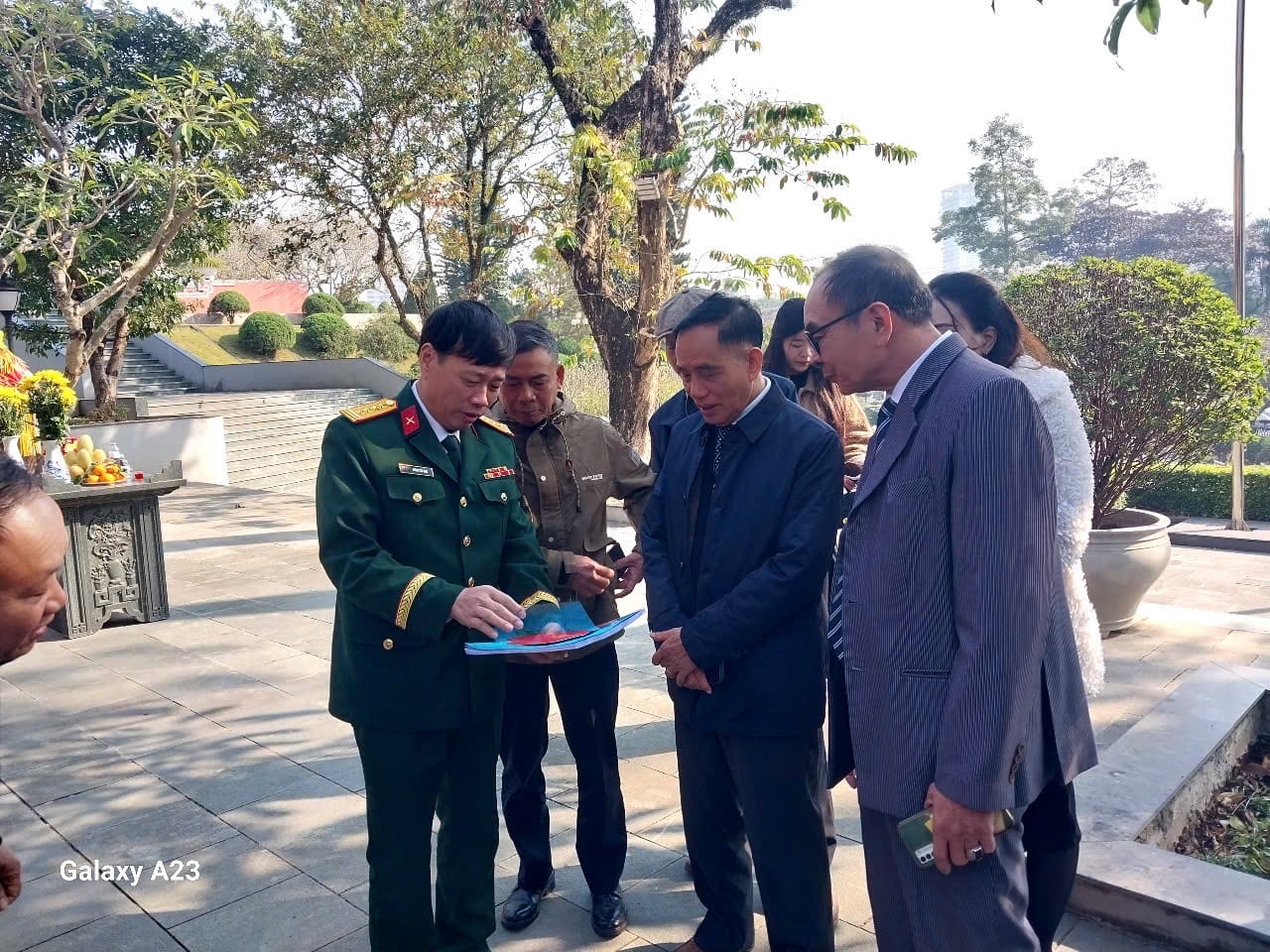 Đại tá, nhà văn Phùng Văn Khai -h2