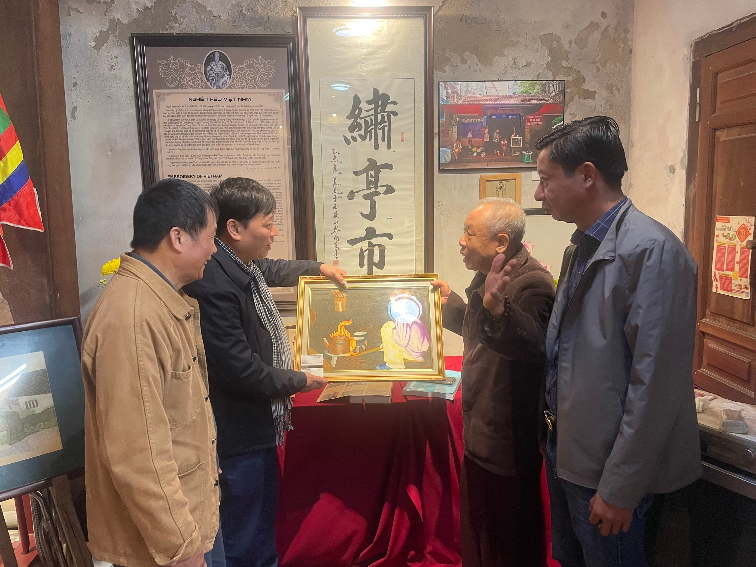 Đại tá, nhà văn Phùng Văn Khai -h6