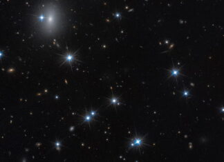 Kính viễn vọng không gian Hubble phát hiện một 'thiên hà tối' tiềm năng