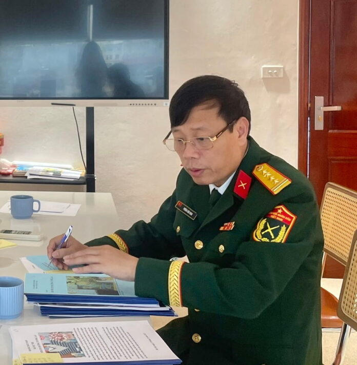 Chùm thơ Phùng Khắc Khoan do Phùng Văn Khai dịch [Kỳ 13]
