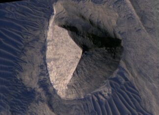 ‘Kim tự tháp 3 mặt’ hiện ra trong ảnh NASA chụp hành tinh khác 'Kim tự tháp 3 mặt' hiện ra trong ảnh NASA chụp hành tinh khác