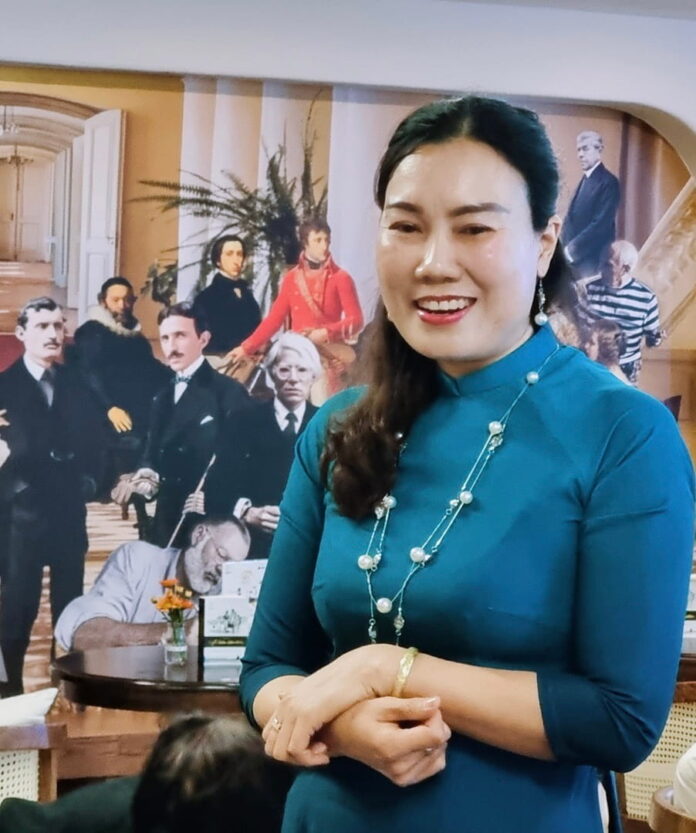 Câu lạc bộ Doanh nhân Họ Nguyễn Việt Nam: Khát vọng giữ gìn và phát huy giá trị văn hoá Kinh Bắc trong thời đại số - Tác giả: Nhà nghiên cứu Tuệ Nhã Câu lạc bộ Doanh nhân Họ Nguyễn Việt Nam: Khát vọng giữ gìn và phát huy giá trị văn hoá Kinh Bắc trong thời đại số - Tác giả: Nhà nghiên cứu Tuệ Nhã