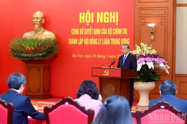 Tổng B&iacute; thư T&ocirc; L&acirc;m ph&aacute;t biểu tại Hội nghị c&ocirc;ng bố quyết định của Bộ Ch&iacute;nh trị th&agrave;nh lập Hội đồng L&yacute; luận Trung ương nhiệm kỳ 2026-2031.