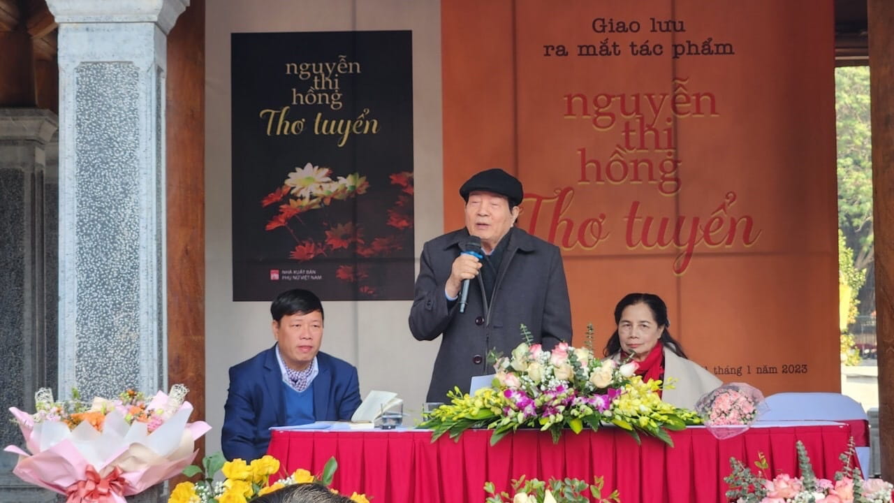 Thơ viết cho mình là bài học cho mọi người