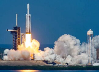 Tên lửa mạnh thứ hai thế giới Falcon Heavy sắp lên quỹ đạo Tên lửa mạnh thứ hai thế giới Falcon Heavy sắp lên quỹ đạo