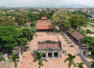 Chiêm ngưỡng báu vật nghìn năm ở đền Thánh Nguyễn
