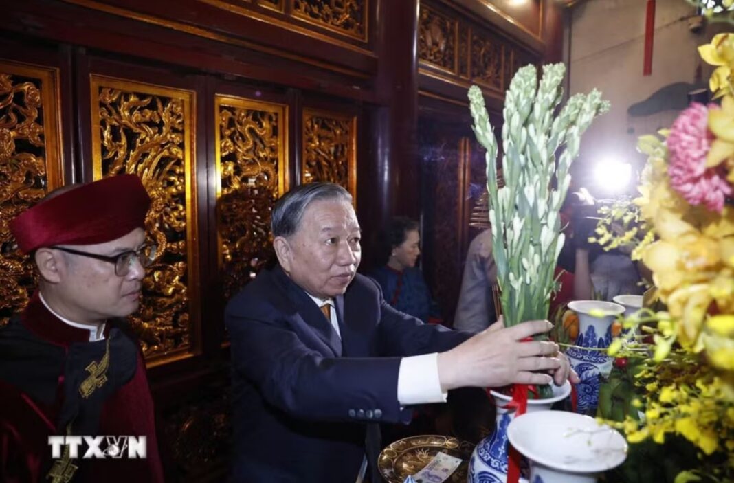 Tổng Bí thư, Chủ tịch nước Tô Lâm dâng hương tưởng niệm các Vua Hùng