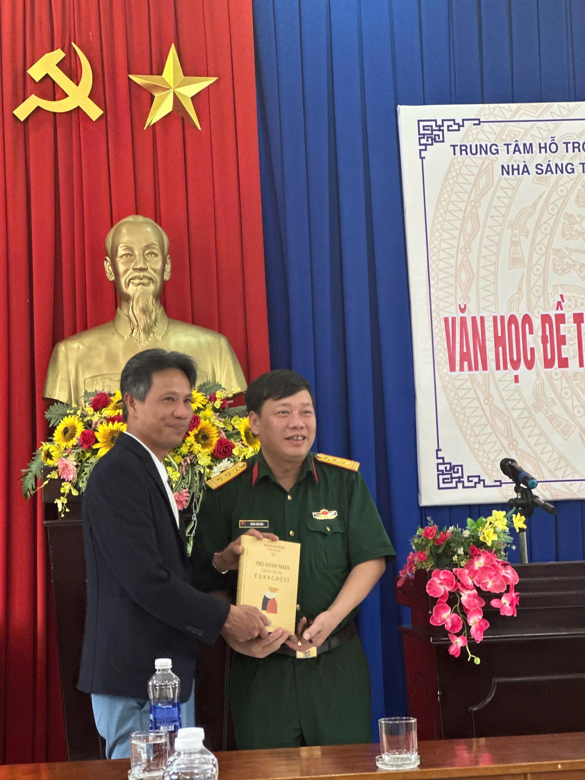 Bài viết Tướng quân Phùng Hạp Khanh -h4