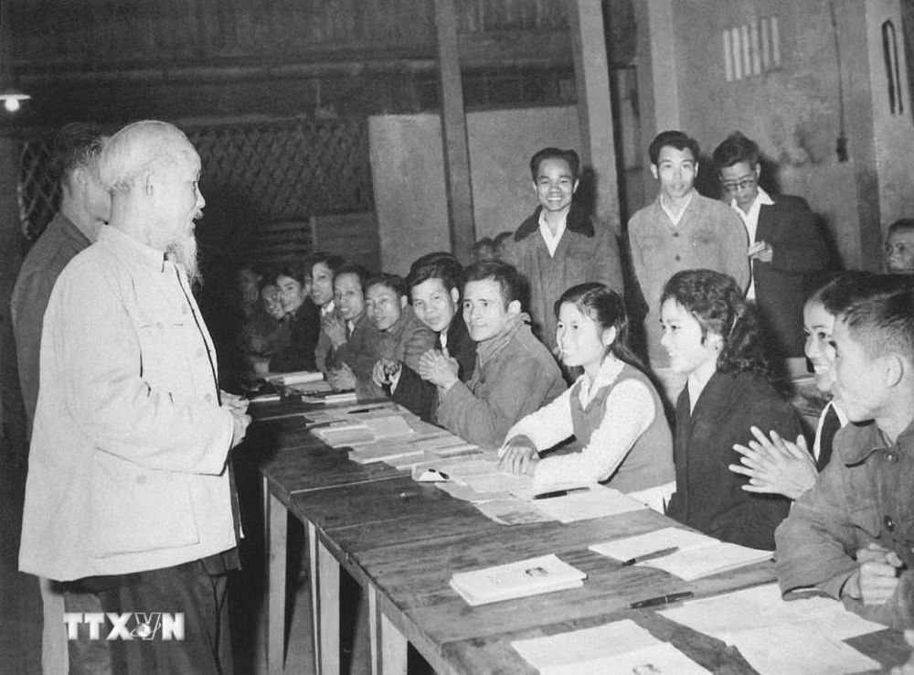 Chủ tịch Hồ Chí Minh -h3