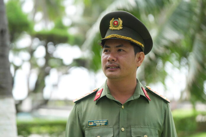 Khi “Thơ viết cho mình”, không phải viết chỉ giữ riêng cho mình - Tác giả: Đại uý, nhà thơ Nguyễn Đức Minh Khi “Thơ viết cho mình”, không phải viết chỉ giữ riêng cho mình - Tác giả: Đại uý, nhà thơ Nguyễn Đức Minh
