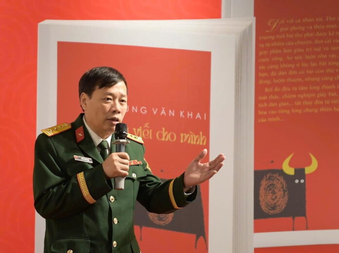 Gặp một Phùng Văn Khai nhiều suy tưởng trong Thơ viết cho mình Gặp một Phùng Văn Khai nhiều suy tưởng trong Thơ viết cho mình