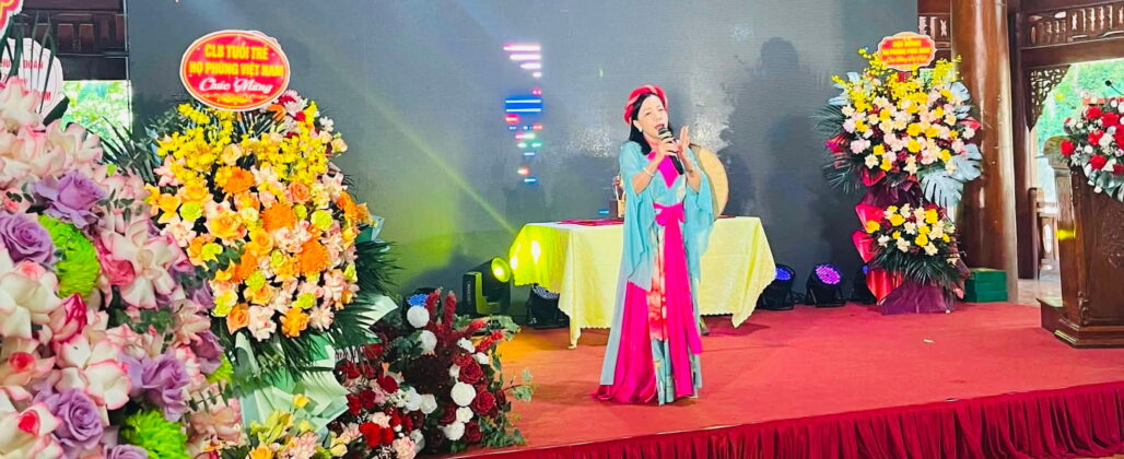 Nh&agrave; thơ Ph&ugrave;ng Trang Nhung