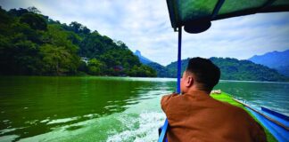 Du ngoạn hồ Ba Bể Du ngoạn hồ Ba Bể