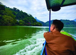 Du ngoạn hồ Ba Bể Du ngoạn hồ Ba Bể