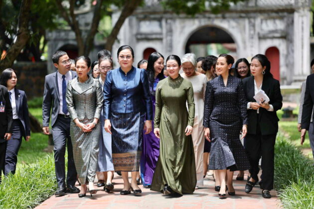 C&aacute;c Phu nh&acirc;n nhấn mạnh, th&ocirc;ng qua hoạt động tham quan Văn Miếu - Quốc Tử Gi&aacute;m lần n&agrave;y, họ cảm nhận được sự mến kh&aacute;ch, th&acirc;n thiện của người d&acirc;n Việt Nam; hiểu hơn về văn h&oacute;a, tinh thần hiếu học v&agrave; những n&eacute;t văn h&oacute;a đặc trưng, văn h&oacute;a v&ugrave;ng miền của người Việt Nam. Hoạt động n&agrave;y g&oacute;p phần l&agrave;m s&acirc;u sắc hơn nữa t&igrave;nh đo&agrave;n kết, gắn b&oacute; giữa Việt Nam với L&agrave;o, Campuchia, Th&aacute;i Lan. Phu nh&acirc;n Đ&agrave;o Thị B&iacute;ch Thủy hy vọng t&igrave;nh cảm tốt đẹp được vun đắp từ những cuộc gặp gỡ ch&acirc;n th&agrave;nh như h&ocirc;m nay sẽ g&oacute;p phần l&agrave;m s&acirc;u sắc th&ecirc;m sự hiểu biết lẫn nhau, tăng cường kết nối văn h&oacute;a v&agrave; tạo nền tảng thuận lợi cho quan hệ hữu nghị giữa Việt Nam với c&aacute;c nước l&aacute;ng giềng.
