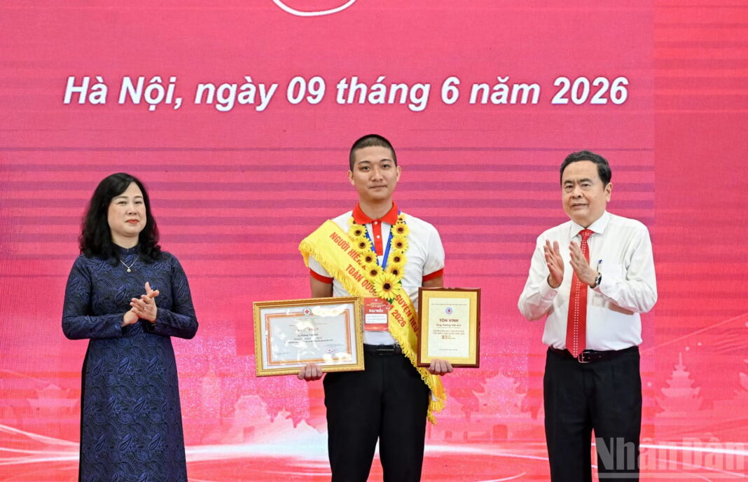 Chủ tịch Quốc hội Trần Thanh Mẫn dự Lễ Tôn vinh người hiến máu tình nguyện tiêu biểu toàn quốc năm 2026 Chủ tịch Quốc hội Trần Thanh Mẫn dự Lễ Tôn vinh người hiến máu tình nguyện tiêu biểu toàn quốc năm 2026