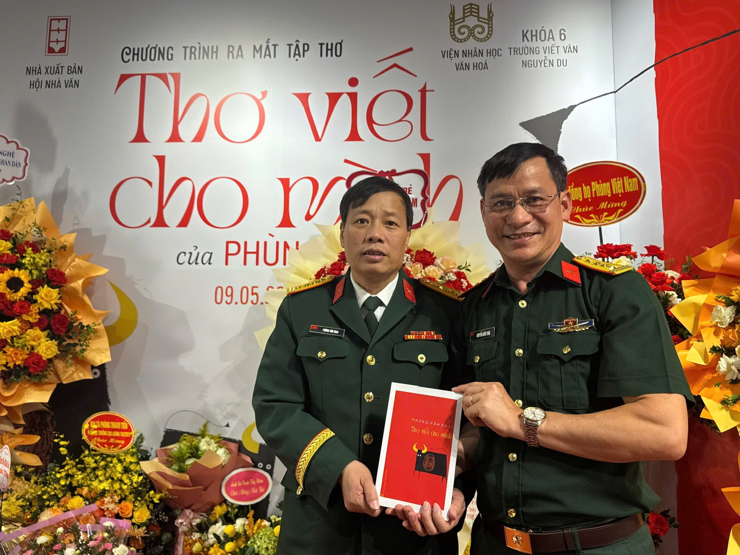 nhà văn Phùng Văn Khai 11