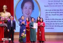 Tôn vinh những đóng góp to lớn của đội ngũ nữ trí thức Việt Nam Tôn vinh những đóng góp to lớn của đội ngũ nữ trí thức Việt Nam